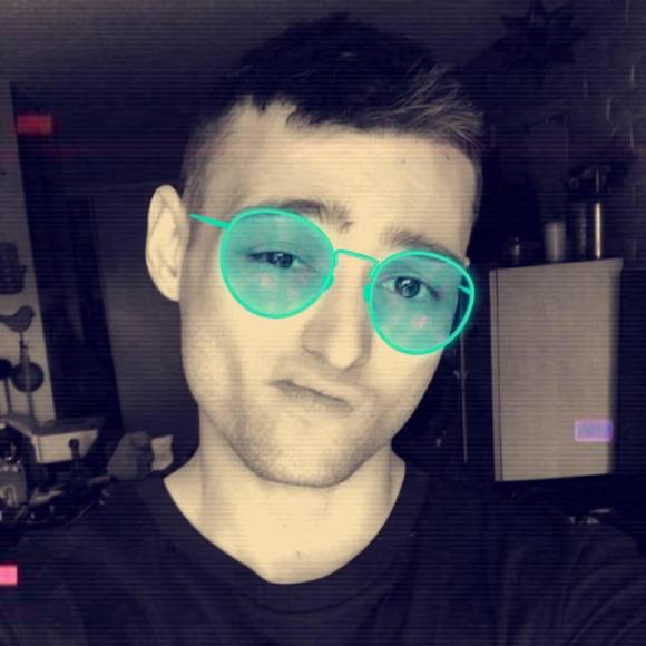 Meet your Posher, Lewis - Picture 1 of 1